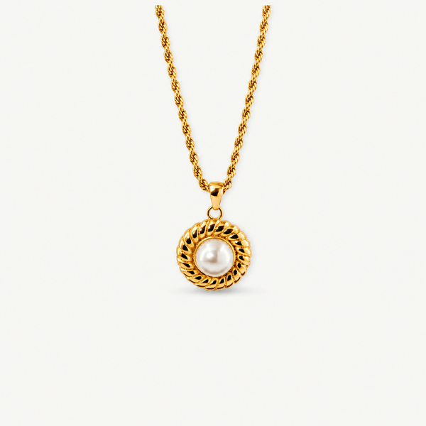 Vintage Pearl Pendant Necklace