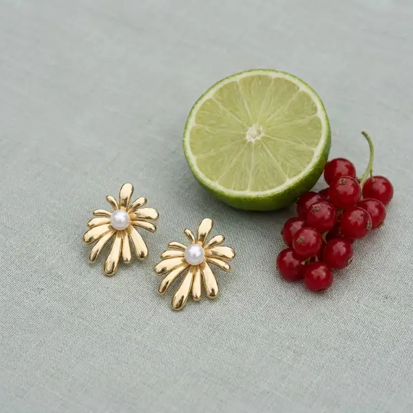 Sunburst Pearl Stud Earrings, photo 4