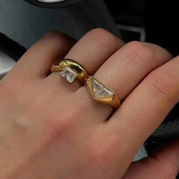 Trilliant Cut Gemstone Ring, photo 4