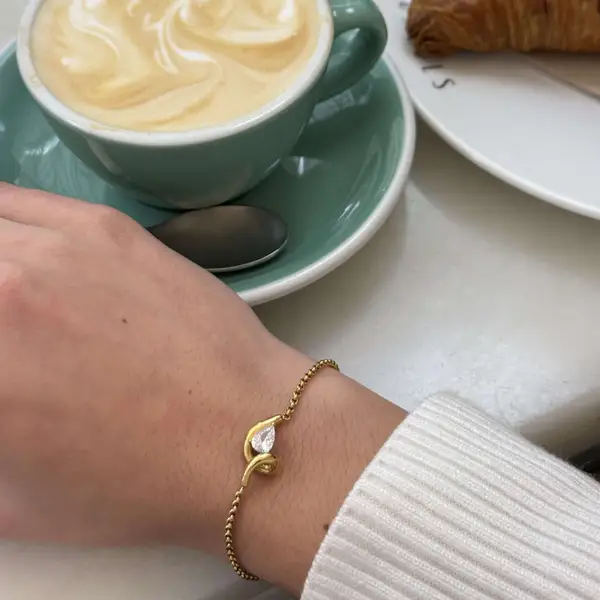 Teardrop Curve Bracelet, photo 3