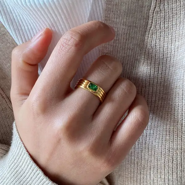 Green Stone Ribbed Ring, photo 2