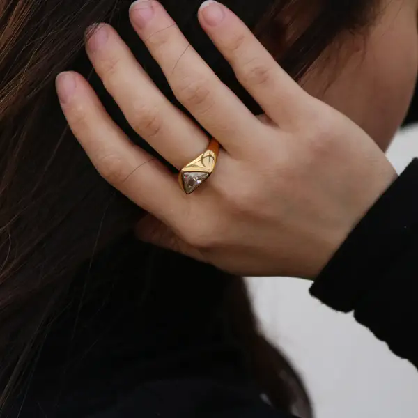 Trilliant Cut Gemstone Ring, photo 3