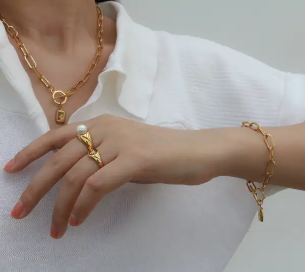 Dainty Gold Starburst Bracelet, photo 4
