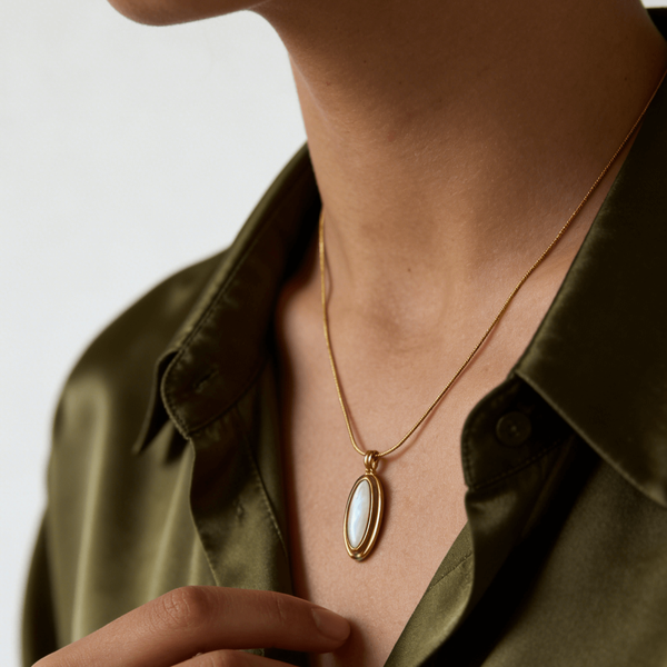 Vintage Mother of Pearl Pendant Necklace, photo 7