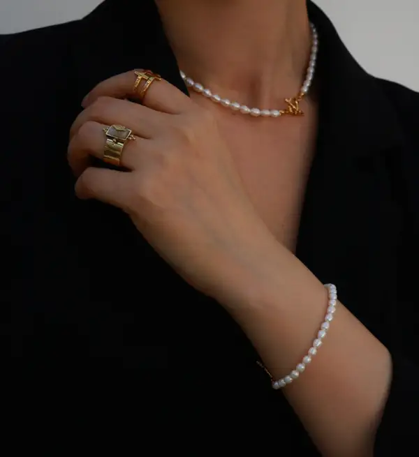 Dainty Pearl Toggle Necklace